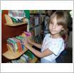 Galeria zdjęć: Przedszkolaki w Gminnej Bibliotece Publicznej w Gorzkowicach. Link otwiera powiększoną wersję zdjęcia.
